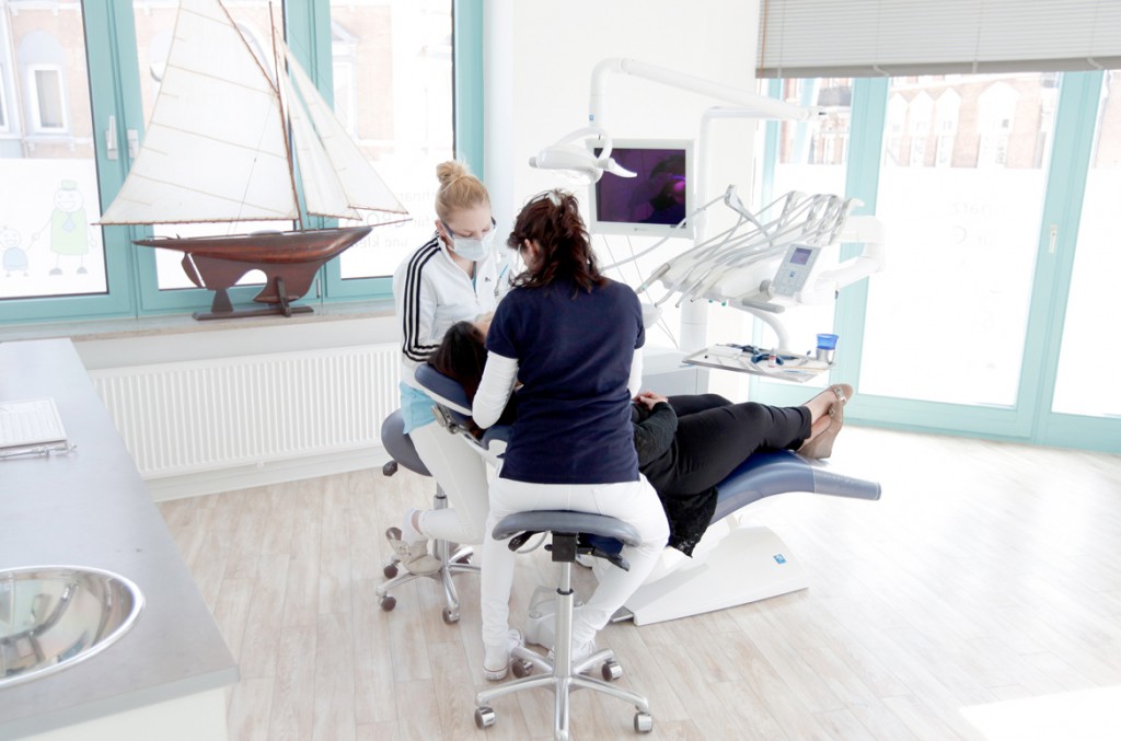 Praxis - Zahnarztpraxis für GROSS und kleinZahnarztpraxis für GROSS und ...